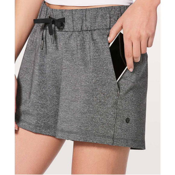 Lululemon On The Fly Short *2.5"
Heathered Black / Black Sz 10 - Picture 3 of 7